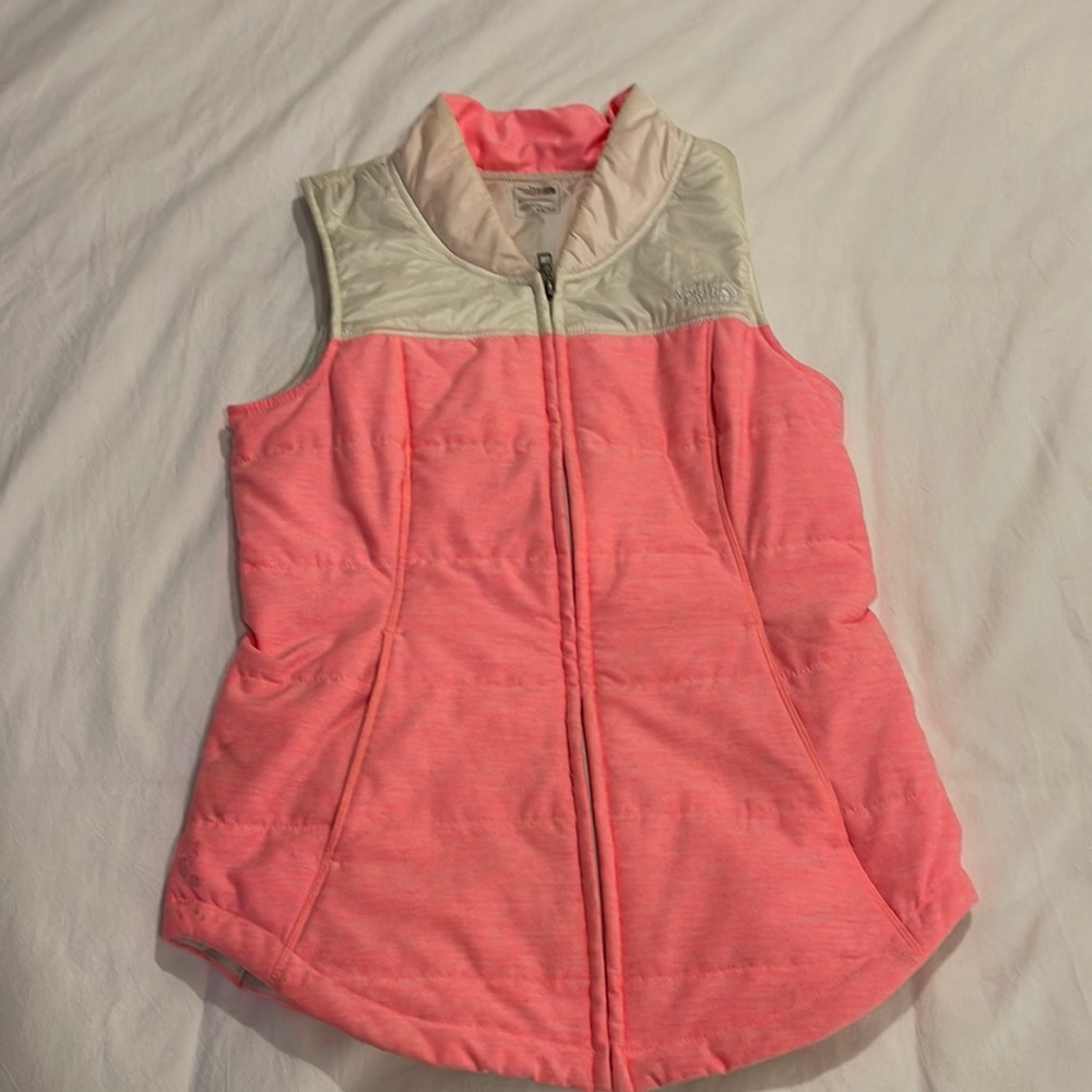 Like New! Womens XS North Face pink vest!